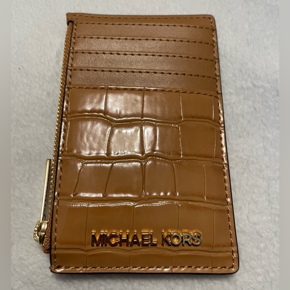 New Michael Kors Croc-Embossed Style  Top Zip Medium Card Holder Color Deer - Picture 1 of 5
